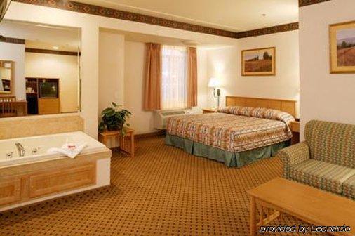 The Inn At Rolling Hills Casino & Resort Corning Rom bilde